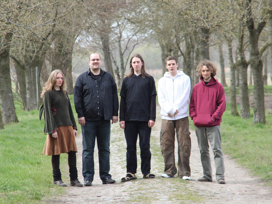 bandfoto_april2010_01 (697K)